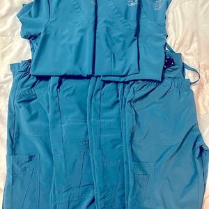 SOLD- will not allow me to delete as a duplicate post 🤔